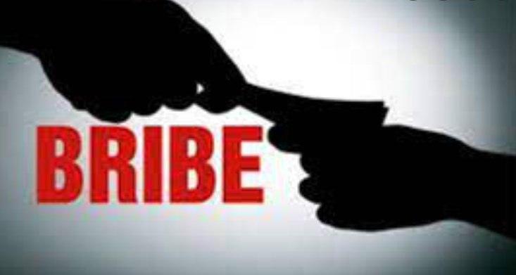 J&K: ACB traps and arrests 2 Forest Dept Officials for demanding and accepting bribe